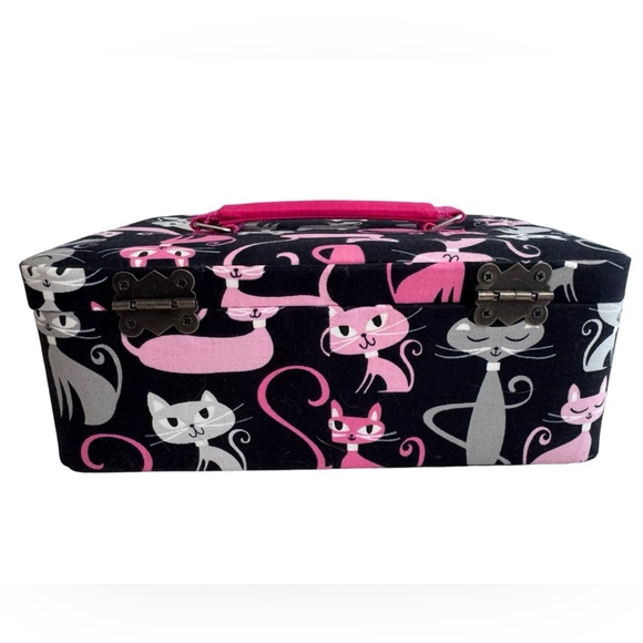 Blank pink & gray fabric covered organizer with magnetic snap closure - Picture 5 of 12